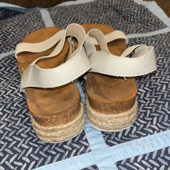 Maurice’s sandals - Picture 3 of 6